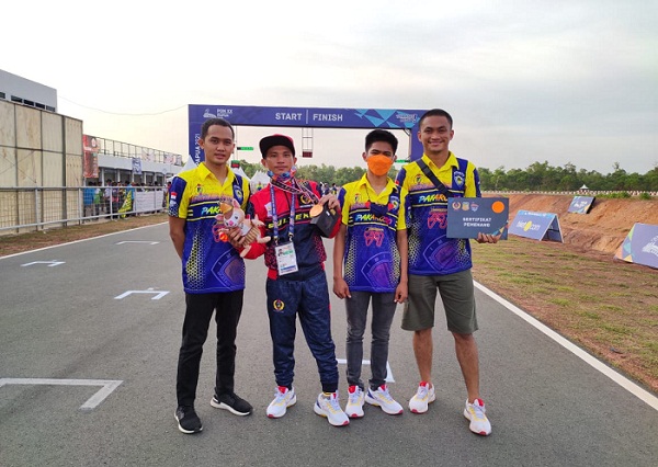 Balap motor--