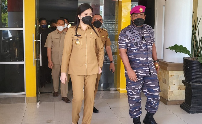 Bupati Poso dan Danlanal Palu. Foto: Istimewa