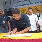 kepala BPS Provinsi Sulteng, Simon Sapari tengah memberikan penjelasan terkait terpilihnya Kelurahan Lolu Selatan menjadi percontohan pencanangan Kelurahan Cantik.Foto: Hafsa/PJS.Com