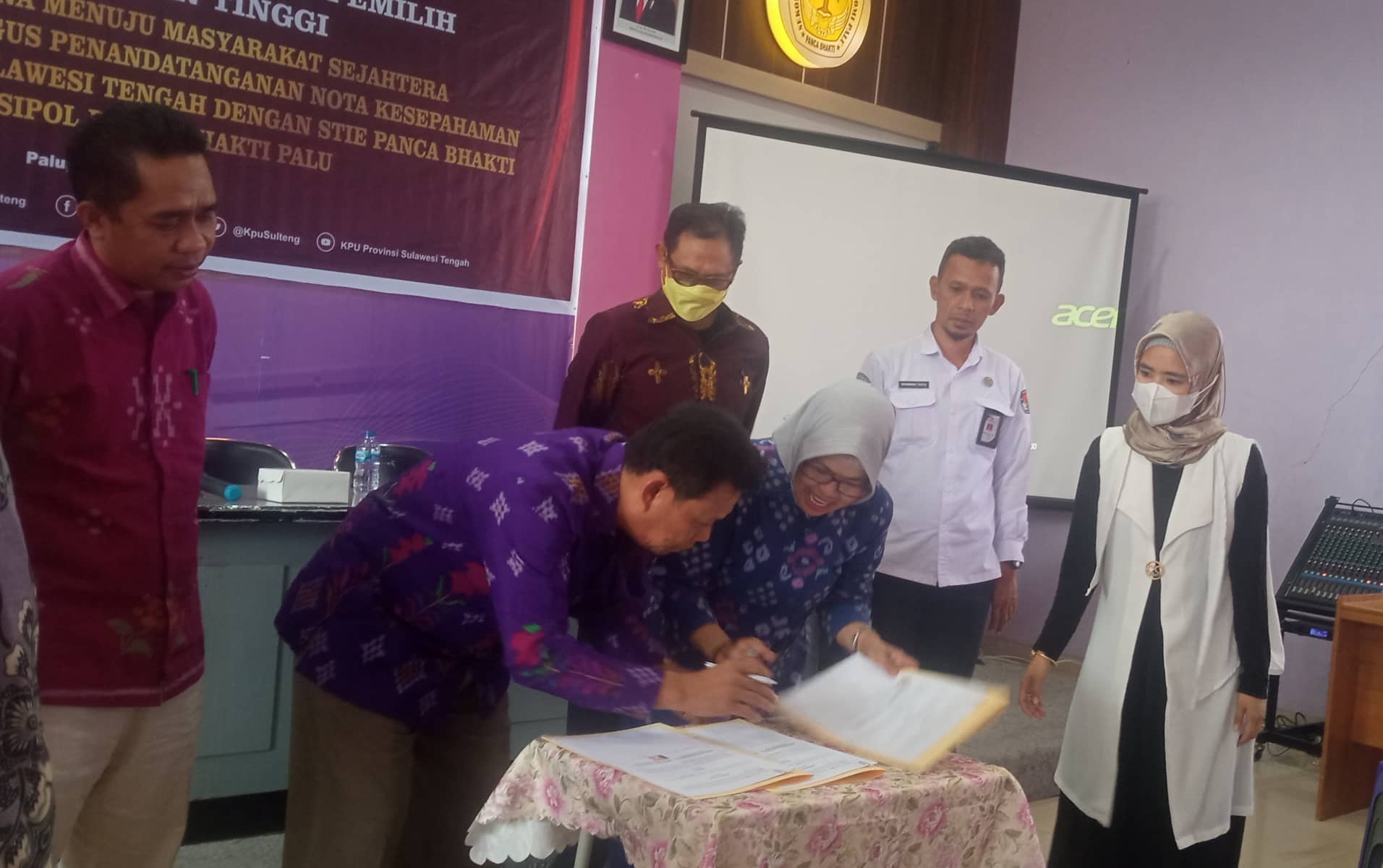 KPU Sulteng Teken MoU Dengan STIE dan STISIP Panca Bhakti Palu