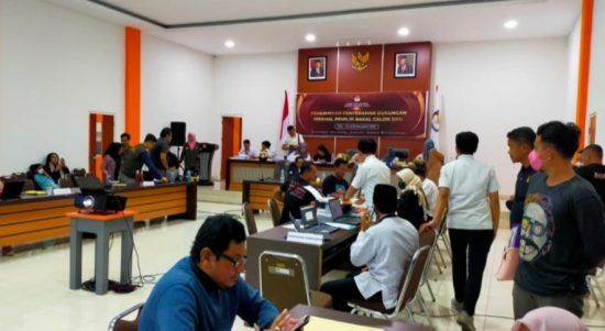 Ketua Demokrat Provinsi Sulteng, Anwar Hafid himbau agar permasalahan bentokan di PT GNI cepat diselesaikan