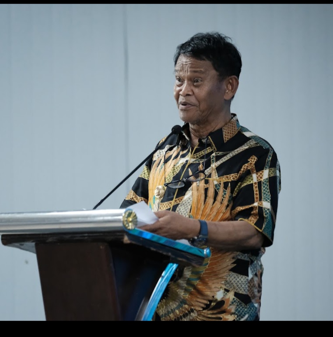 Gubernur Sulteng, Rusdi Mastura memberikan sambutan pada Groundbreaking di Sambalangi. Foto : Syahnia/PijarSulteng