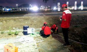 *Keterangan foto:* Petugas lapangan TelkomGroup meyiapkan jaringan infrastruktur telekomunikasi di area Sirkuit Mandalika jelang pelaksanaan Gelaran Internasional MotoGP Mandalika 2023, beberapa waktu lalu. Telkom kembali sukses berkontribusi menghadirkan layanan telekomunikasi optimal selama gelaran MotoGP berlangsung melalui penyediaan jaringan infrastruktur telekomunikasi dengan total kapasitas bandwith 12,26 Gbps di 6 venue utama MotoGP. Foto : Istimewah