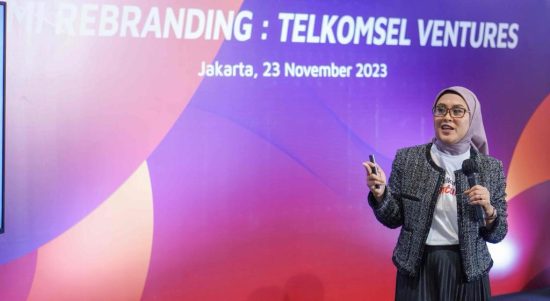 TMI to Telkomsel,- CEO Telkomsel Ventures Mia Melinda menjelaskan bahwa pembaharuan identitas TMI menjadi Telkomsel Ventures selaras dengan semangat Telkomsel dalam menggerakkan kemajuan yang terinspirasi dari semangat bangsa Indonesia. Langkah ini semakin menegaskan komitmen dan peran Telkomsel Ventures dalam mendukung pemberdayaan startup potensial untuk berkembang di Indonesia. Foto : Istimewah