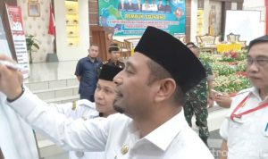 Wakil Bupati Donggala, Moh Yasin meneken komitmen turunkan angka prevalensi stunting di kabupaten Donggala. foto : Istimewah