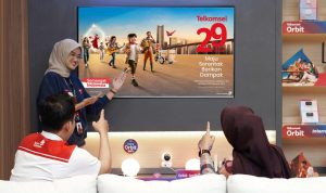 29 Tahun Telkomsel_1-5: Telkomsel memaknai usia 29 tahun dengan mengusung semangat untuk Maju Serentak Berikan Dampak bagi Indonesia dengan senantiasa mendampingi masyarakat, memberikan pelayanan terbaik bagi setiap orang melalui ragam inisiatif, inovasi, dan aksi nyata yang dapat memperkuat inklusi digital nasional, sehingga membuka peluang kemajuan bangsa. Telkomsel juga berbagi kemeriahan hari jadi ke-29 bersama pelanggan dengan menghadirkan beragam program produk dan layanan bernilai tambah. Foto : Istimewa