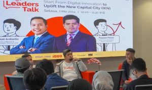 CEO Lifepack & Co-Initiator Startup Lokal, Natali Ardianto (paling kiri) dan Deputy EVP CX & Digitalization Telkom, Fauzan Feisal (tengah) dalam sesi diskusi Indigo Leaders Talk dan Startup Clinic bertajuk “Start from Digital Innovation to Uplift the New Capital City (IKN)" beberapa waktu lalu. Foto : Istimewa