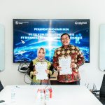 Direktur PT Bhinneka Nusantara Mandiri Nuraeni E. Sudirman (Kiri) dan Direktur Utama Telkomsat Lukman Hakim Abd Rauf (Kanan) pada penandatanganan MSA antara Telkomsat dan PT Bhinneka Nusantara Mandiri yang berlangsung pada Jumat, (4/10/2024). PJS. COM. Foto : Istimewah